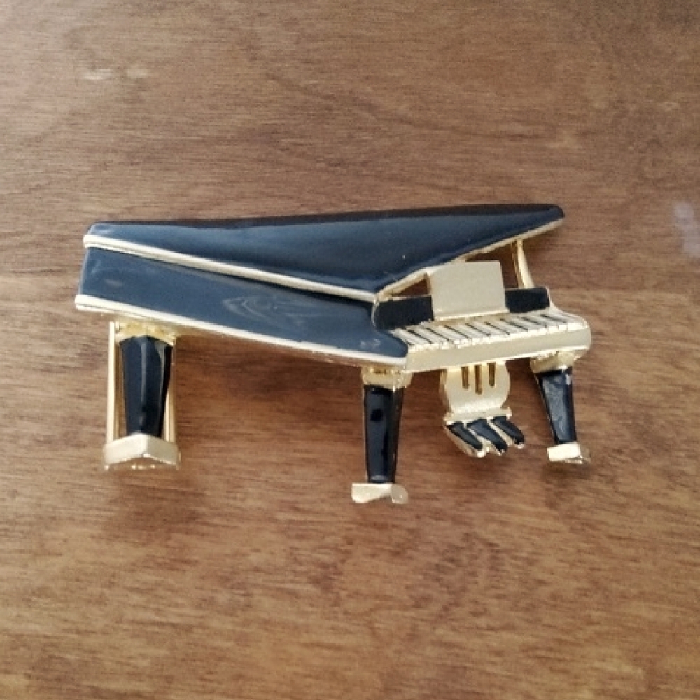 Elegant Black and Gold Piano Belt Buckle